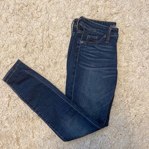 Medium Wash Jegging